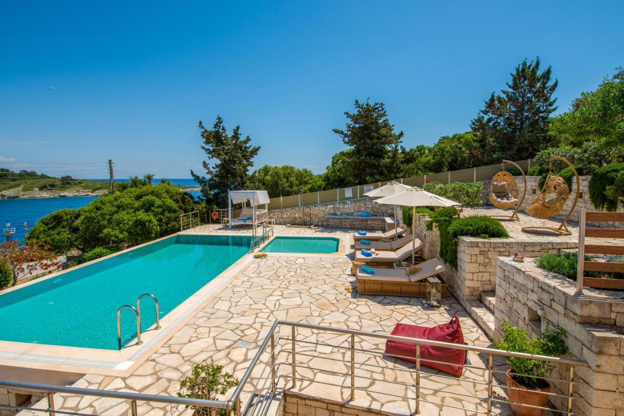 Villa Terra Del Nonno With Sea Views & Pool Gaios Eksteriør billede